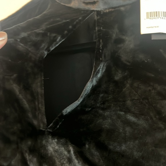 NWT J Brand Chani Black Short Sleeved Velvet Keyhole Top. Front & back keyholes - Picture 8 of 10